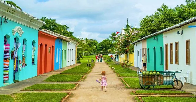Casas coloridas do Quadrado de Trancoso